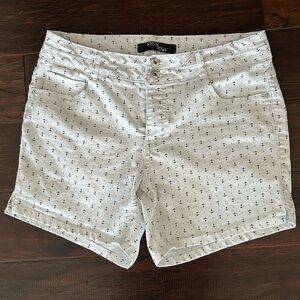 Women’s White Denim Short with Navy Blue Anchors - Size 8